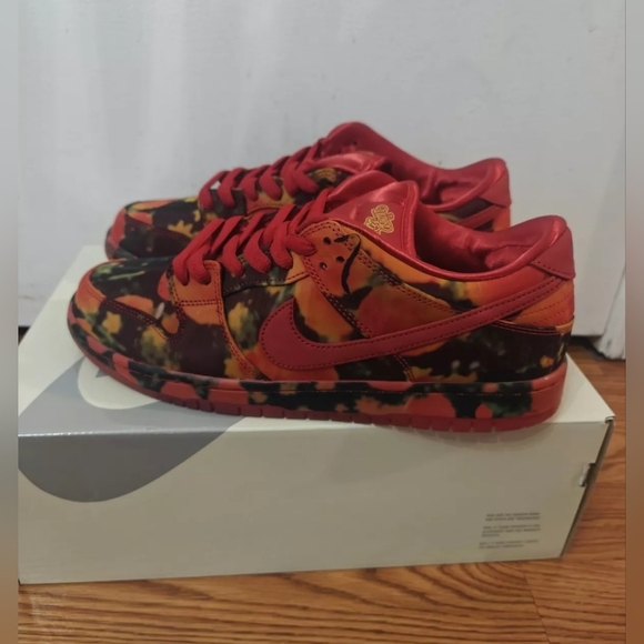 Nike SB Dunk Low x The Wizard of Oz Poppy Field size 11 M, Ebay Authenticated - Picture 4 of 16